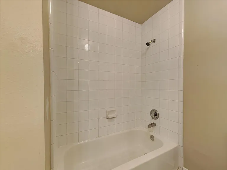 26887 Castlecliff Ln — Photo 18