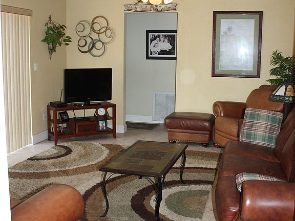 5th image of 5208 Venetian Blvd NE