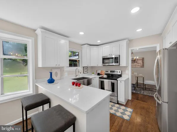 5502 Kings Park Dr, Springfield, VA 22151