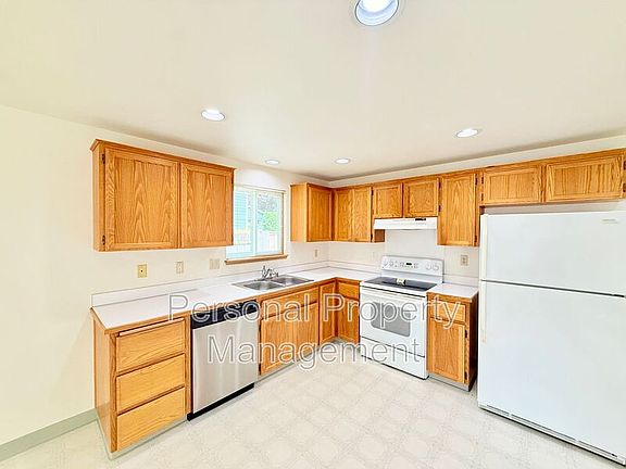 3rd image of 14815 NE 91st St