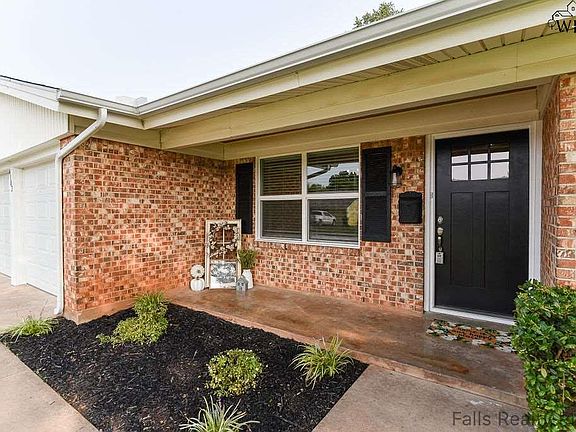 3rd image of 4102 Berwick Dr