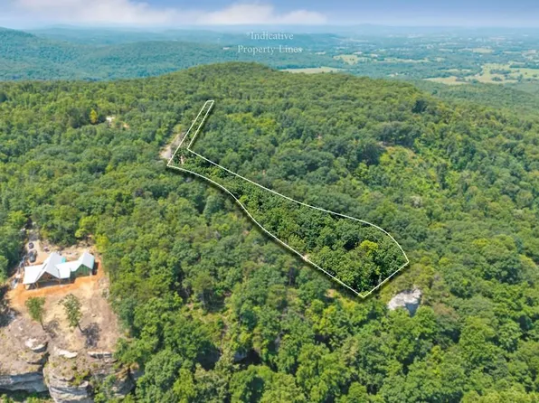 203 Crestview Dr, Sparta, TN 38583