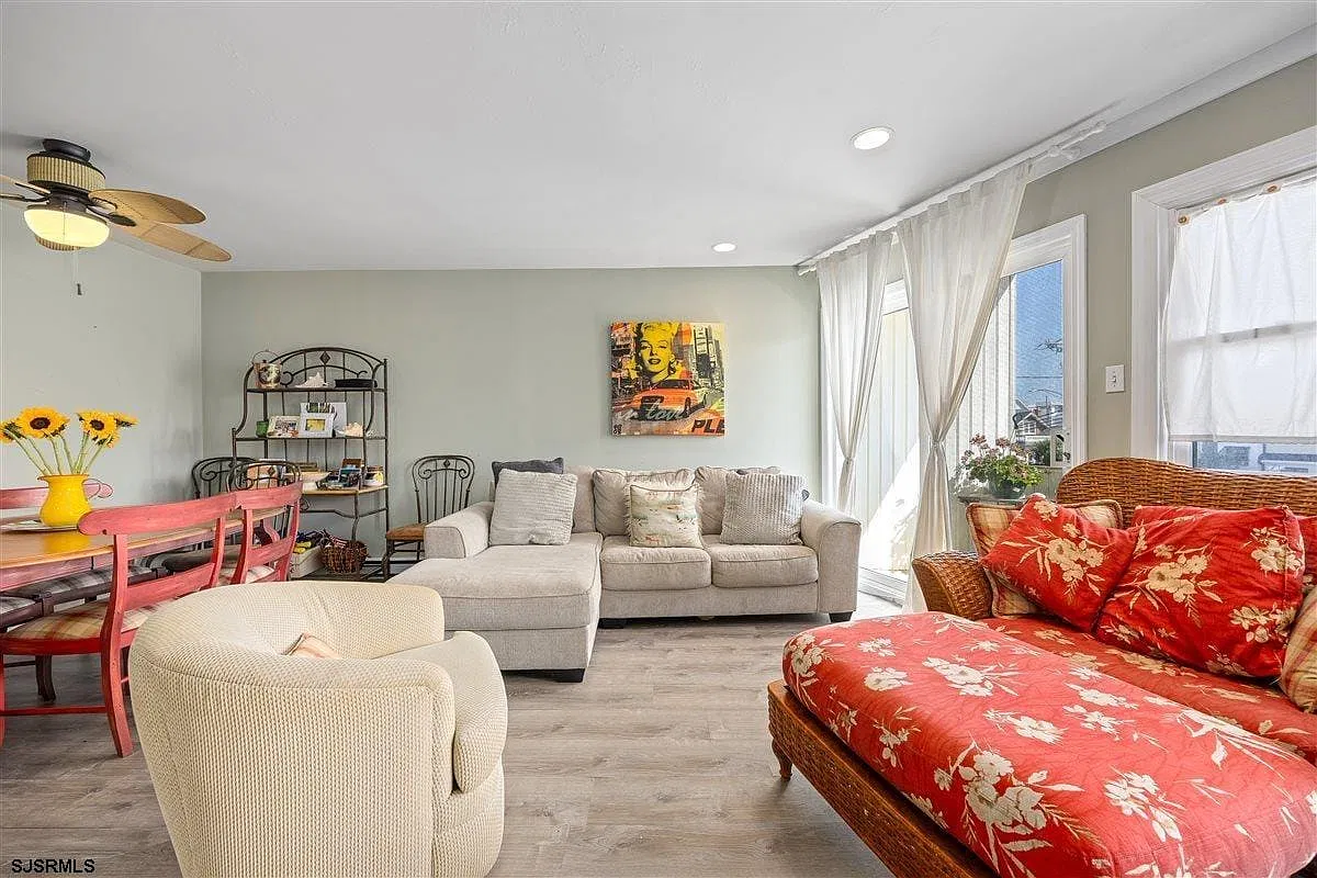 2 bed, 1.0 bath, $2,500 — Photo 4