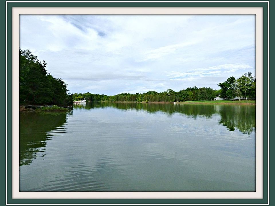 1st image of 1823 Circle Lake Dr