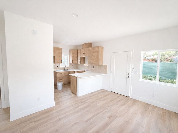 4th image of 2155 Balboa Ave #1