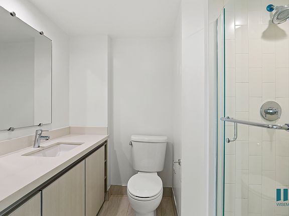 4th image of 409 N Hayworth Ave #301A