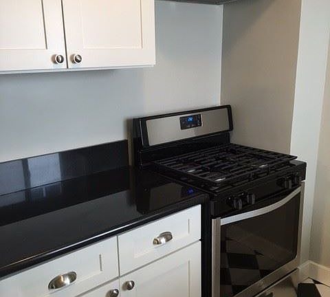 5th image of 223 Union Pl APT 05