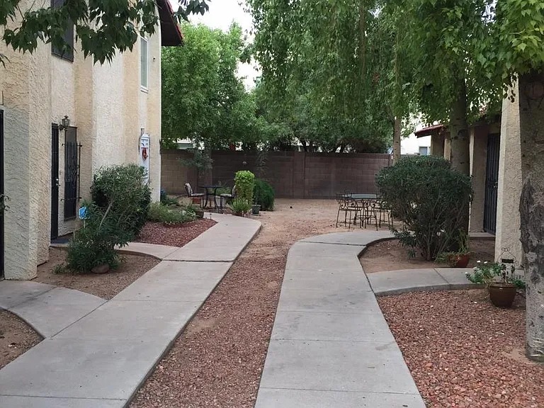 2432 E Tracy Ln #1 — Photo 18