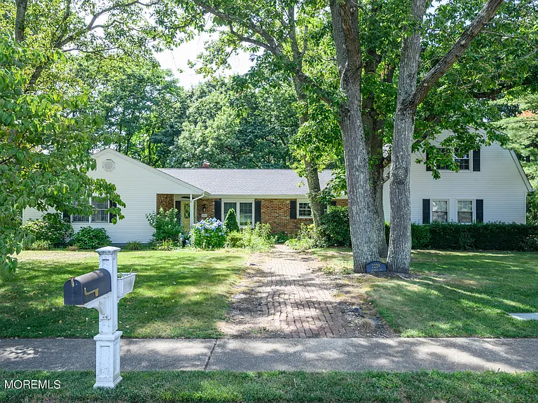 2229 Fromkin Dr — Photo 1