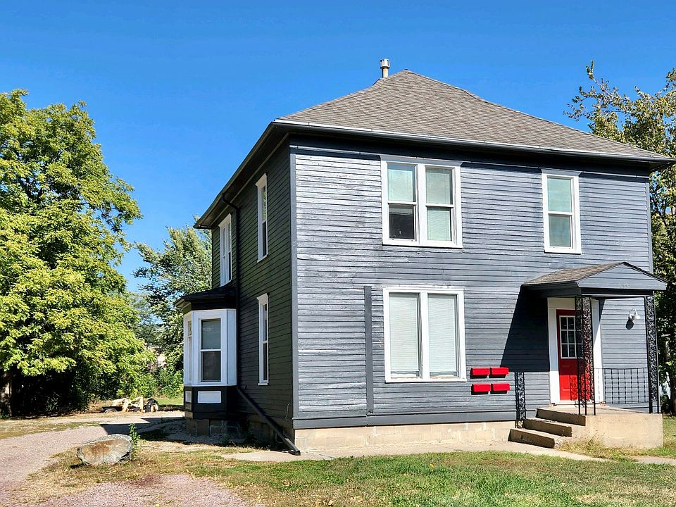 1st image of 410 E Cherry St #1
