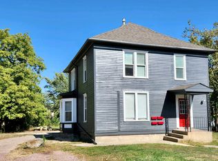 410 E Cherry St #1, Vermillion, SD 57069