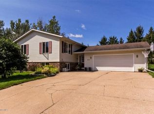 211 Plummer Ave, Rollingstone, MN 55969