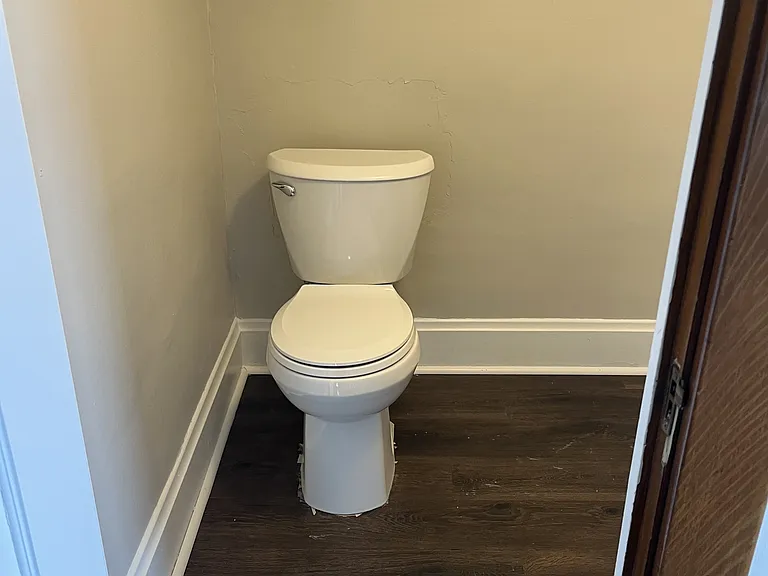 136 Westminster Ave #2 — Photo 18