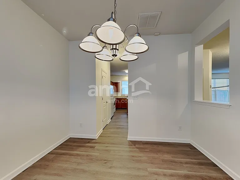 6004 Glen Way Dr — Photo 5