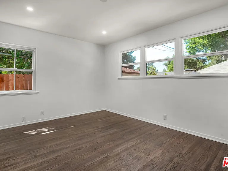 1091 Palm Ter — Photo 15