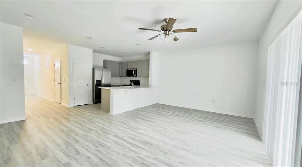 3 bed, 2.5 bath, 1515 sqft, $1,900 — Photo 4