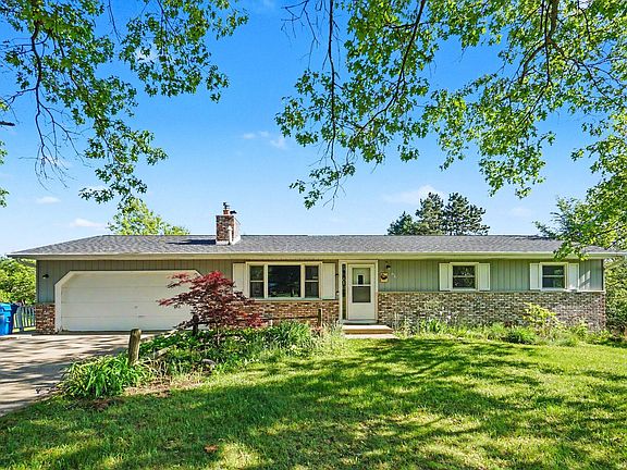 3rd image of 66 Boyer Dr