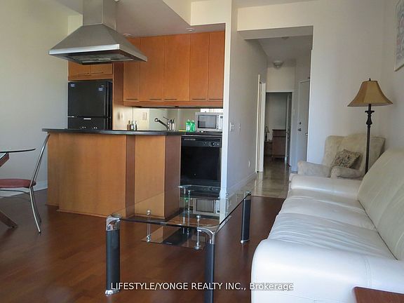 4th image of 1121 Bay St #1608