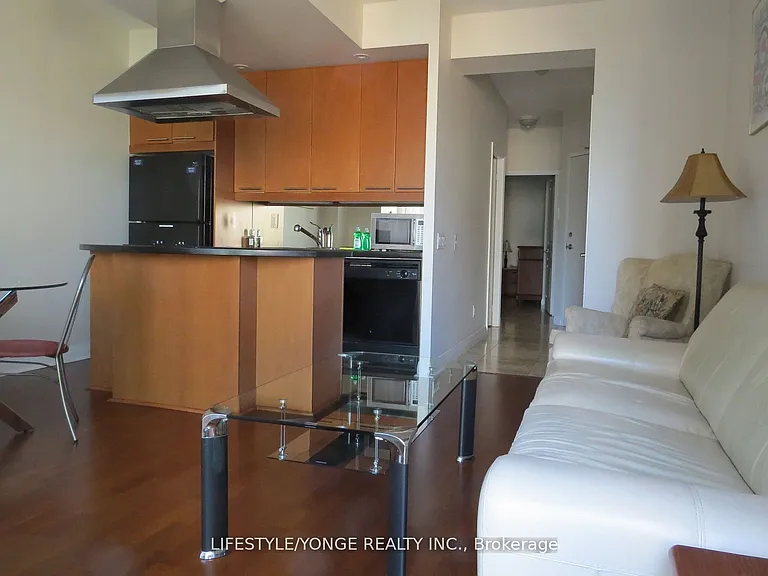 1121 Bay St #1608 — Photo 4