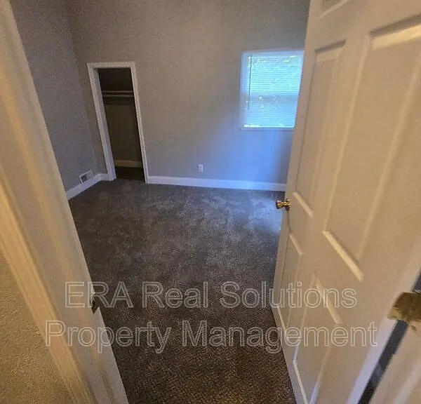 2368 S 5th St — Photo 13