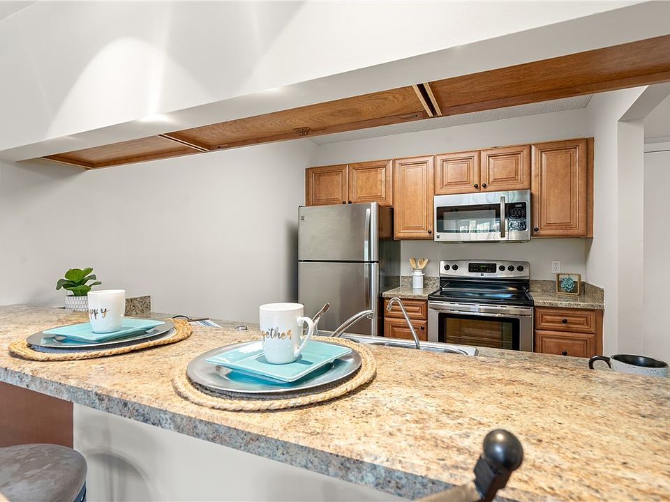 1st image of 21 Plantation Dr APT 105
