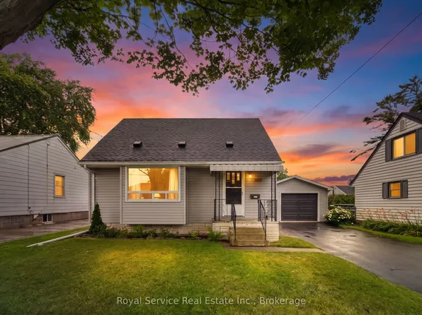 558 Burnham St, Cobourg, ON K9A 2X1