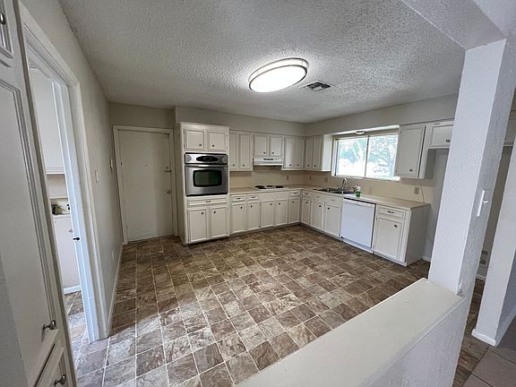 3rd image of 4929 High Meadow Dr