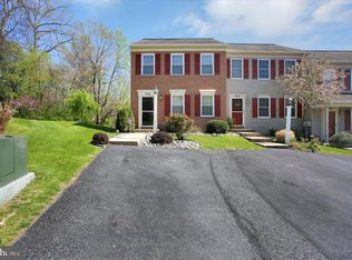 450 Rockwood Dr, Elizabethtown, PA 17022