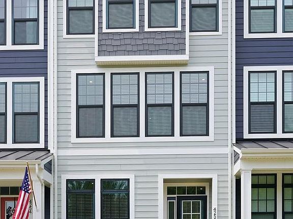 2nd image of 4252 Frost St