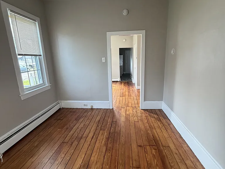 264-266 Kings Hwy #1 — Photo 11