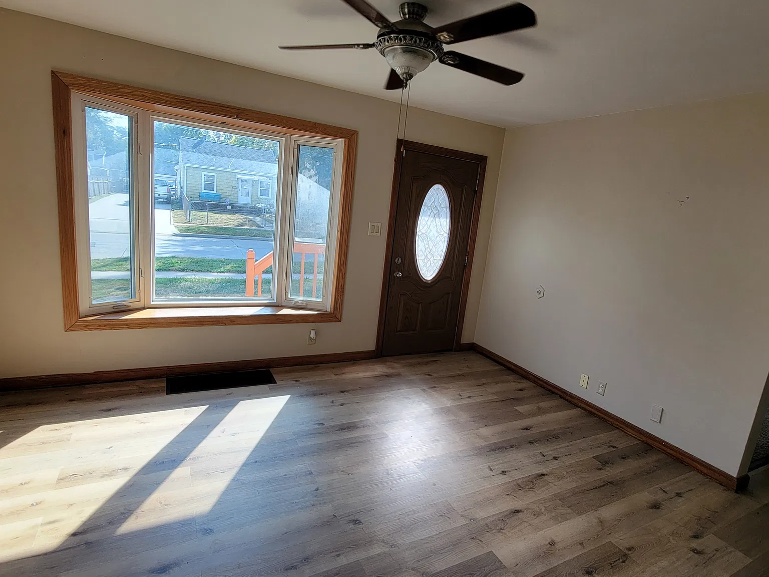 3 bed, 1008 sqft, $1,699 — Photo 4