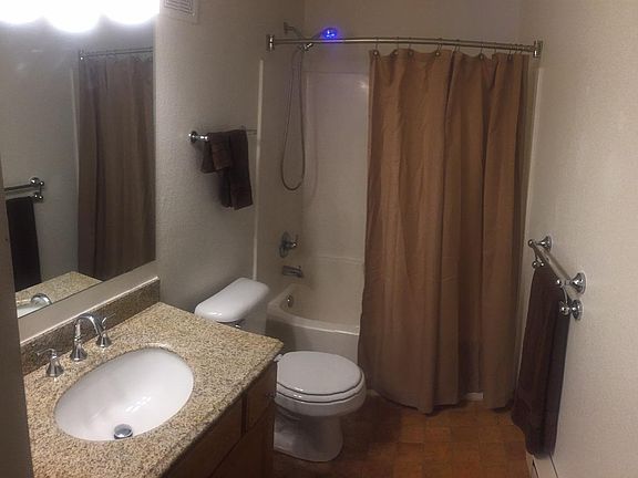 Upgraded bath granite-private water heater