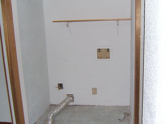 3rd image of 9529 Steele Ct