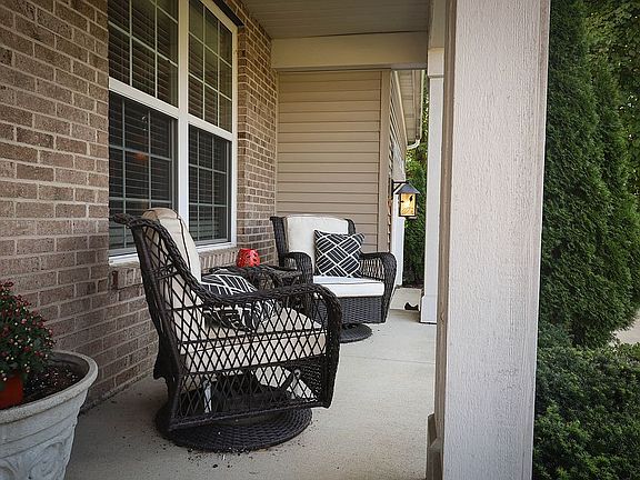 2nd image of 5455 Montville Dr