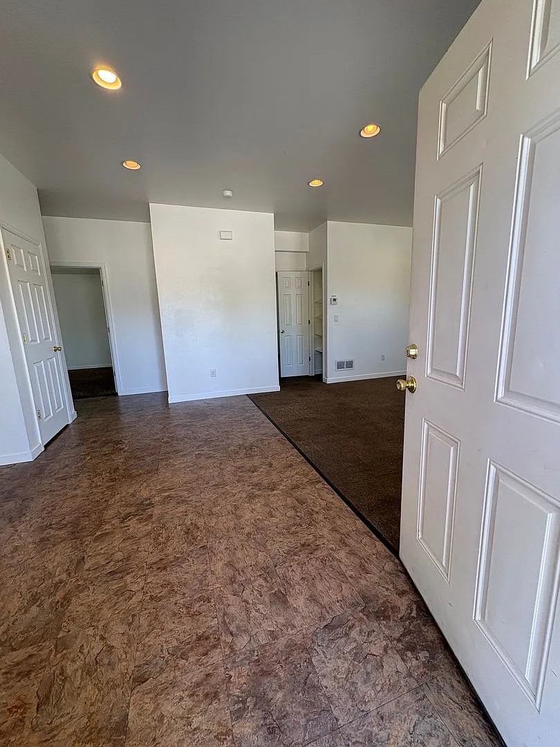 1852 11th Avenue — Photo 3