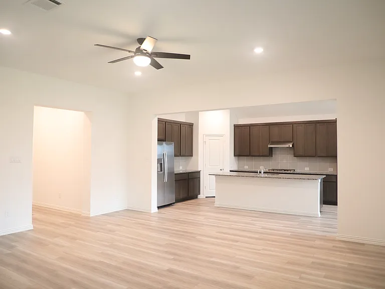 1618 Glacier Dr — Photo 5