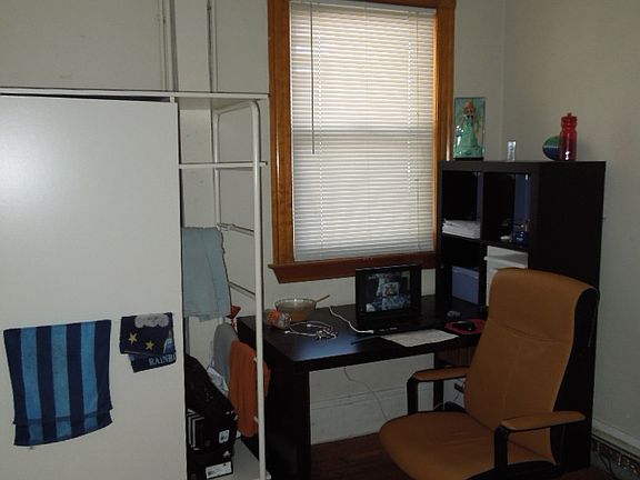3rd image of 132 Glenville Ave #4