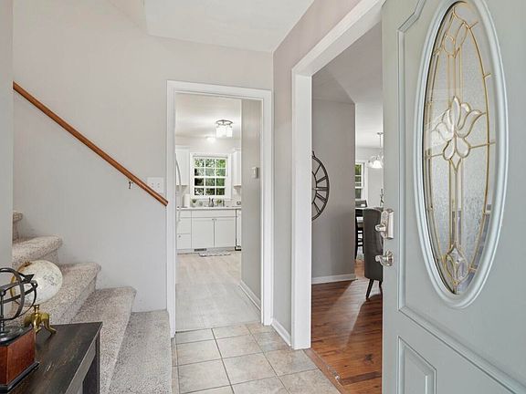 2nd image of 201 Pinewood Dr