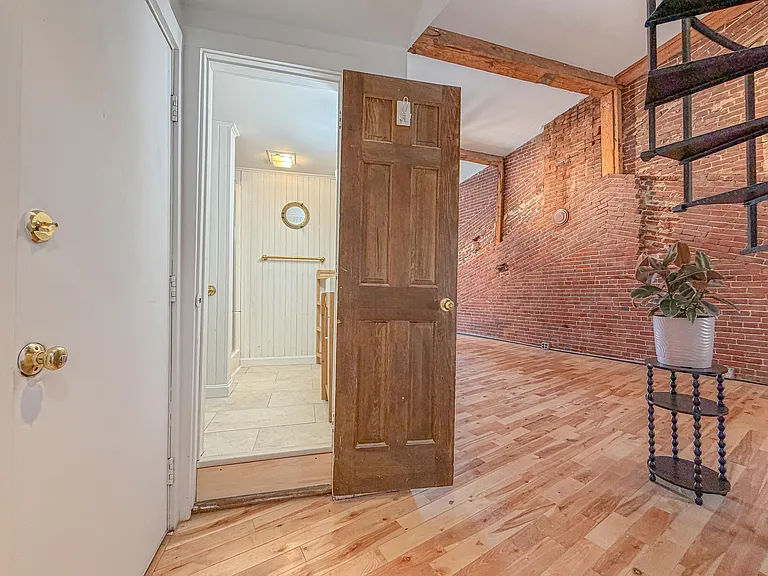 578 Congress St #3 — Photo 9