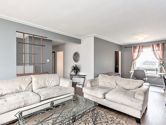 4th image of 442 Blythwood Pl