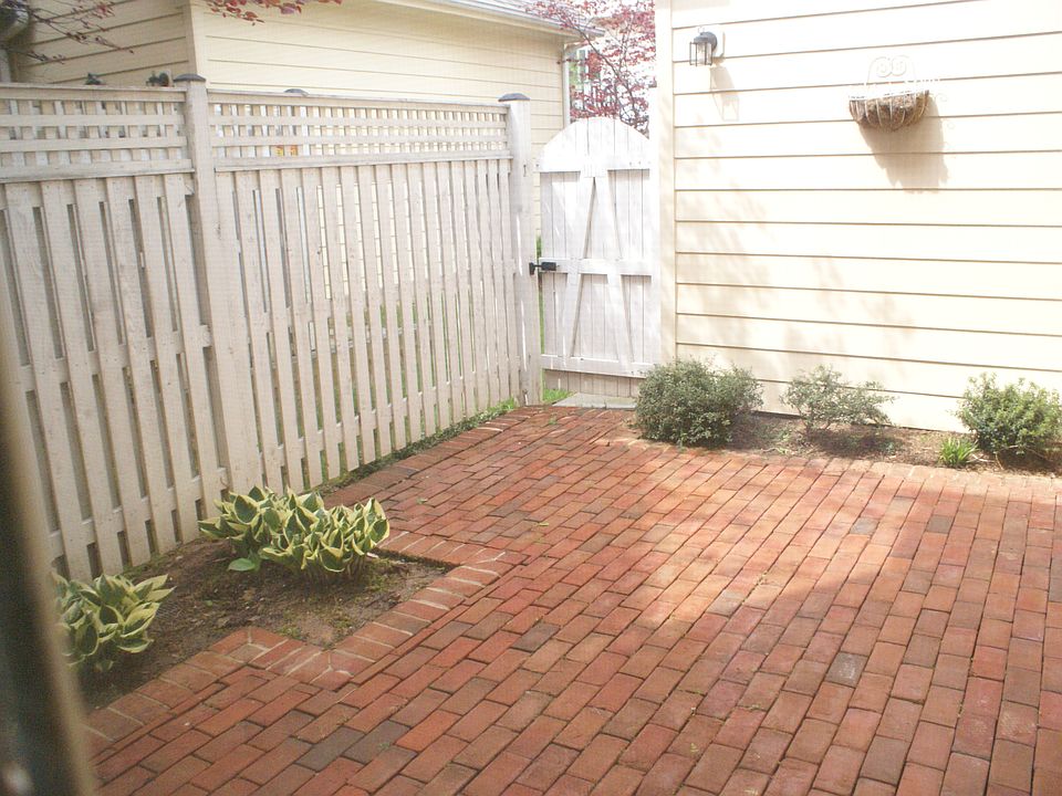 1st image of 115 Jay Dr
