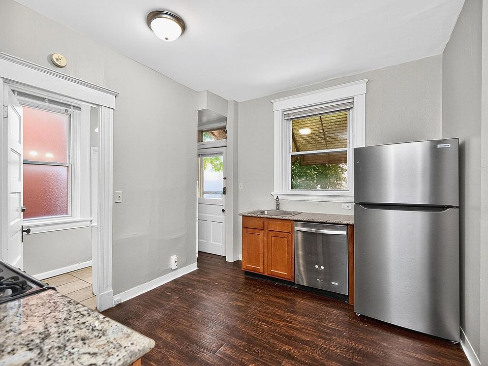 1st image of 2359 Stratford Ave