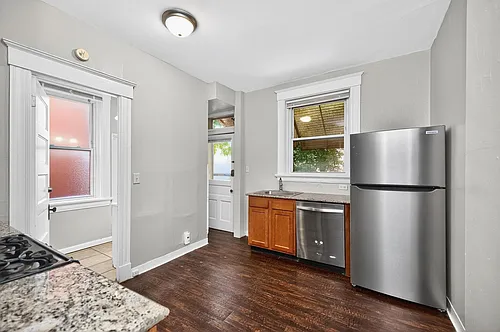 2359 Stratford Ave Photo 1