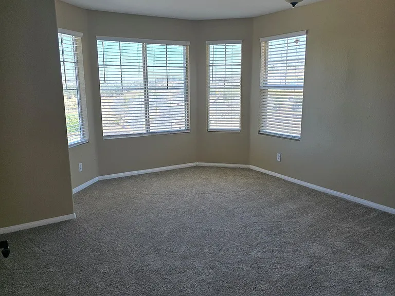 1919 Boulders Ln — Photo 10