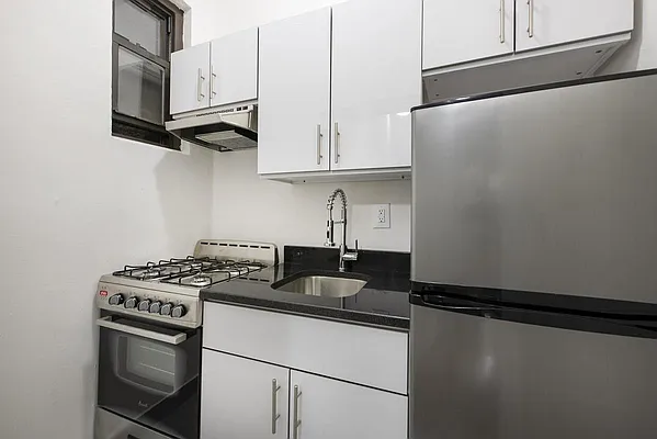 Rented by Compass | media 7