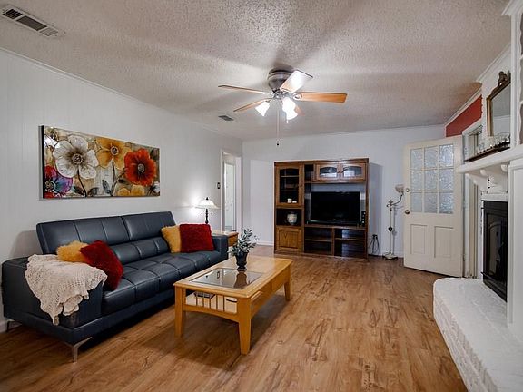 5th image of 4016 Sunnydale Dr