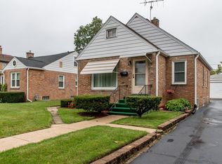 230 N Elmwood Ave, Waukegan, IL 60085