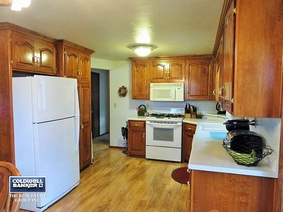 Updated Cabinets & Floor