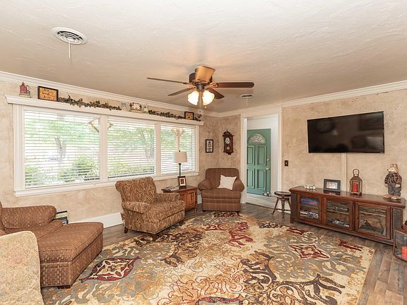 4th image of 1110 La Paloma St