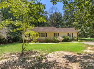 1302 Hickory Nut Ln, Lincolnton, NC 28092
